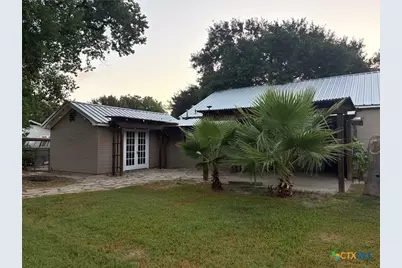 326 S Texana Street, Hallettsville, TX 77964 - Photo 9