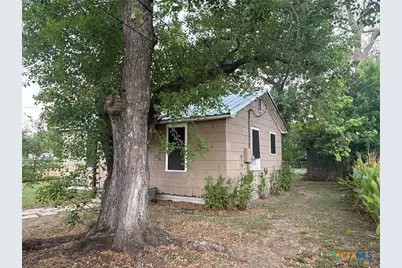 326 S Texana Street, Hallettsville, TX 77964 - Photo 23