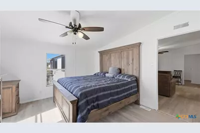 5013 Tucker Hill Lane, Cedar Creek, TX 78612 - Photo 11