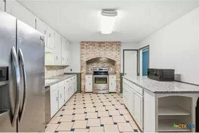 308 Alamogordo Drive, Victoria, TX 77904 - Photo 7
