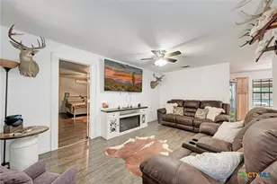 1407 W Ave C, Lampasas, TX 76550 - Photo 7