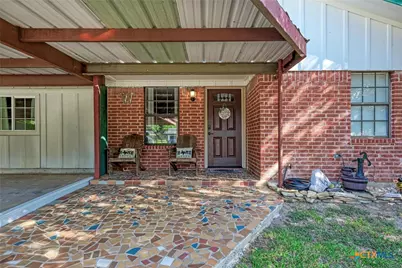 1407 W Avenue C, Lampasas, TX 76550 - Photo 5