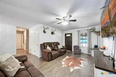 1407 W Avenue C, Lampasas, TX 76550 - Photo 9