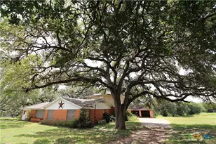 229 E Fannin St, Goliad, TX 77963 - Photo 1