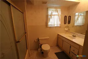 229 E Fannin St, Goliad, TX 77963 - Photo 17