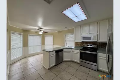 304 Ashland Creek, Victoria, TX 77901 - Photo 5