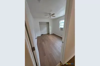 702 San Antonio Avenue #4, Seguin, TX 78155 - Photo 5