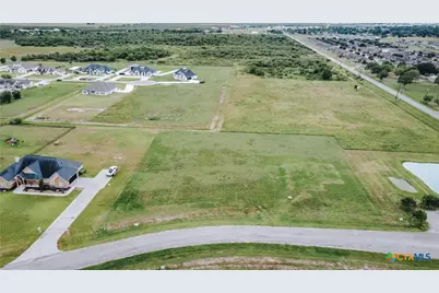 83 Wellspring Boulevard, Victoria, TX 77904 - Photo 3