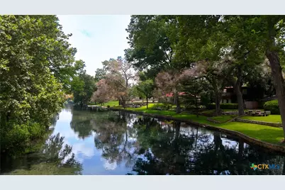 436 Lakeview Boulevard, New Braunfels, TX 78130 - Photo 3