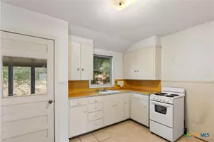 436 Lakeview Blvd, New Braunfels, TX 78130 - Photo 33