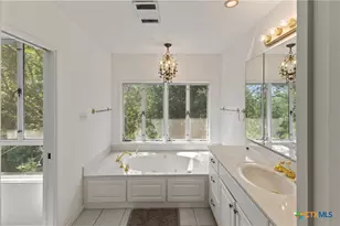 436 Lakeview Blvd, New Braunfels, TX 78130 - Photo 21