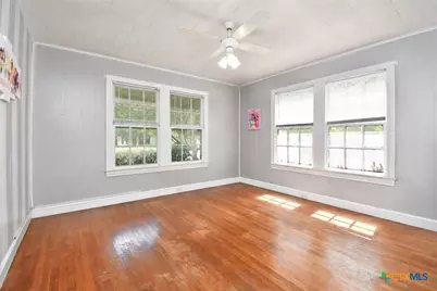 1705 E Power Avenue, Victoria, TX 77901 - Photo 17