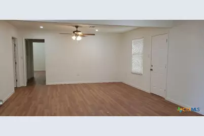 913 S 13th Street, Temple, TX 76504 - Photo 9