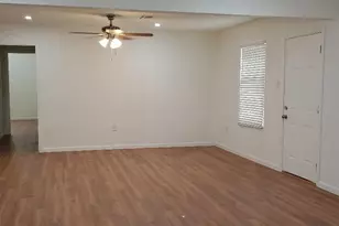 913 S 13th St, Temple, TX 76504 - Photo 9