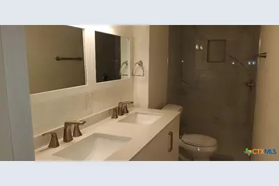 913 S 13th Street, Temple, TX 76504 - Photo 5