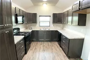 3603 Hanselman Rd, Victoria, TX 77901 - Photo 3