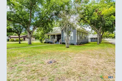 1122 N Avenue H, Shiner, TX 77984 - Photo 7
