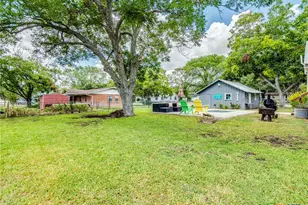 1122 N Ave H, Shiner, TX 77984 - Photo 27