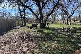 820 County Rd 429, Stockdale, TX 78160 - Photo 3
