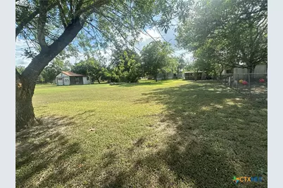 129 S Pecan Street, Flatonia, TX 78941 - Photo 7