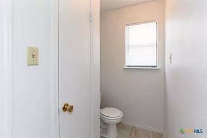 707 Bond Street, Copperas Cove, TX 76522 - Photo 37