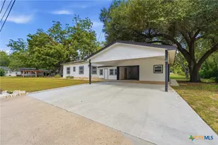 104 N Bright St, Gonzales, TX 78629 - Photo 5