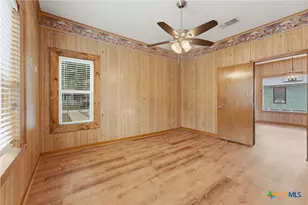 104 N Bright St, Gonzales, TX 78629 - Photo 23