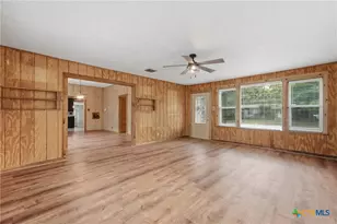 104 N Bright St, Gonzales, TX 78629 - Photo 7