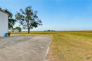 1025 Link Rd, Seguin, TX 78155 - Photo 31