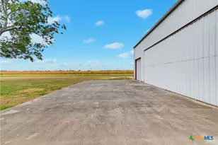 1025 Link Rd, Seguin, TX 78155 - Photo 3