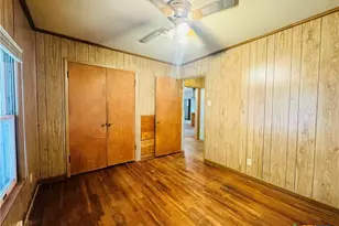 817 N Goodrich St, Seguin, TX 78155 - Photo 11