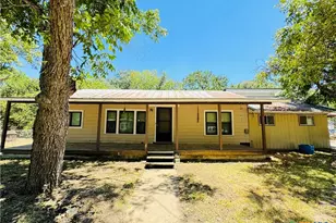 817 N Goodrich St, Seguin, TX 78155 - Photo 1