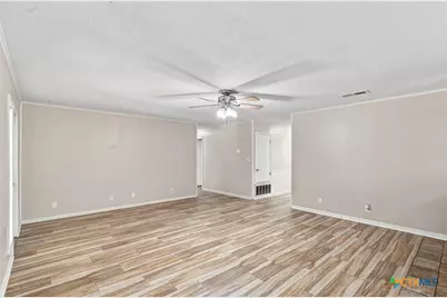216 Guinevere Street, Victoria, TX 77904 - Photo 5