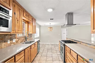 216 Guinevere Street, Victoria, TX 77904 - Photo 13