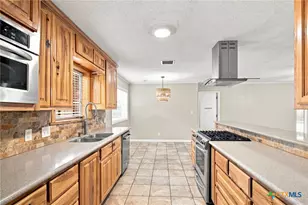 216 Guinevere St, Victoria, TX 77904 - Photo 13