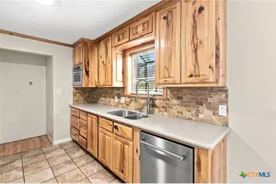 216 Guinevere Street, Victoria, TX 77904 - Photo 15