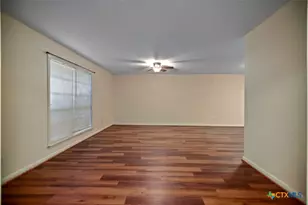 1106 Brookhollow Dr, Port Lavaca, TX 77979 - Photo 5