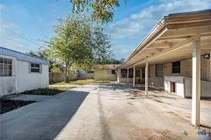 1106 Brookhollow Dr, Port Lavaca, TX 77979 - Photo 3