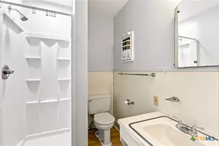 205 E Brazos St, Victoria, TX 77901 - Photo 21