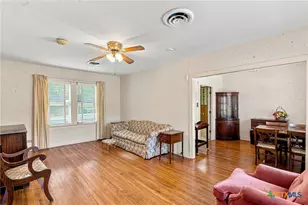 205 E Brazos St, Victoria, TX 77901 - Photo 15