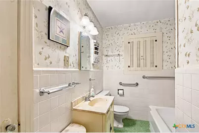 205 E Brazos Street, Victoria, TX 77901 - Photo 5