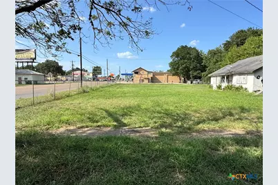 505 S Esplanade Street, Cuero, TX 77954 - Photo 5