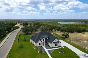 101 Lakeview Ct, Belton, TX 76513 - Photo 3