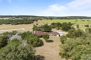 392 Bear Branch Rd, Purmela, TX 76566 - Photo 37