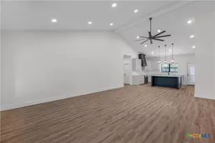 37 Chaparral Rd, Victoria, TX 77905 - Photo 15