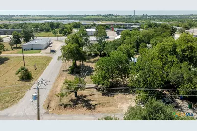 1101 W 3rd Street, Taylor, TX 76574 - Photo 7