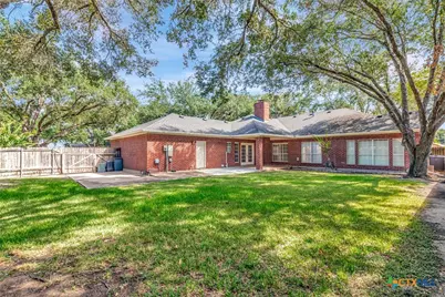 107 Tournament Drive, Victoria, TX 77904 - Photo 5