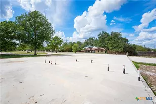 102 Pecan Dr, Mountain City, TX 78610 - Photo 13