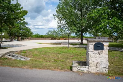 102 Pecan Drive, Mountain City, TX 78610 - Photo 7