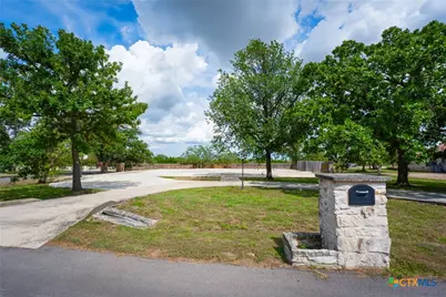 102 Pecan Drive, Mountain City, TX 78610 - Photo 9